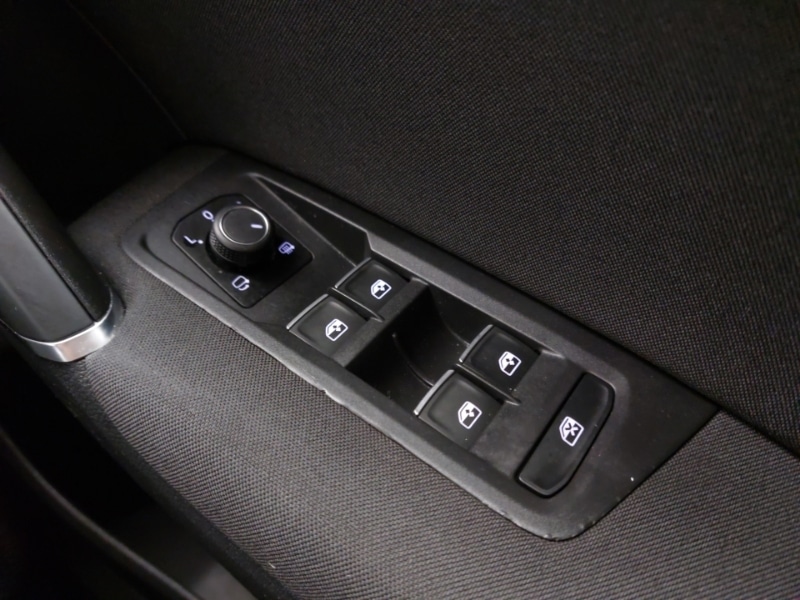 Used Volkswagen Touran 2019 for sale - 76130017: Photo 19