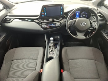 Used Toyota C-HR 2019 for sale - 78112956: Photo