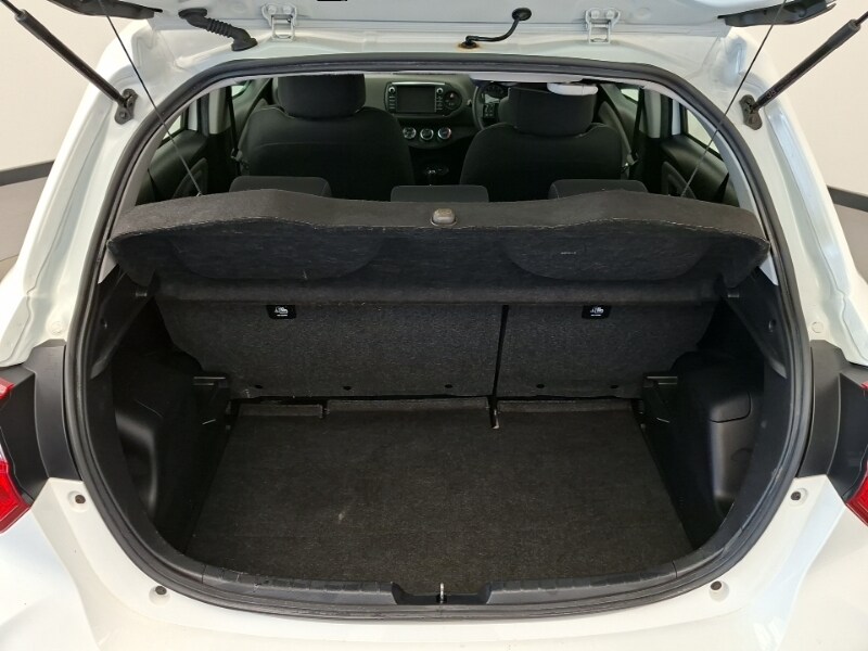 Used Toyota Yaris 2019 for sale - 77874115: Photo 8