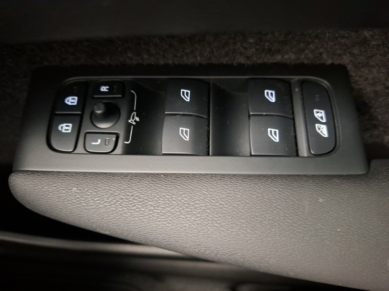 Used Volvo XC40 2024 for sale - 78085195: Photo 12