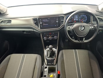 Used Volkswagen T-Roc 2018 for sale - 78013427: Photo