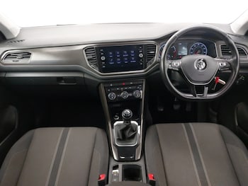 Used Volkswagen T-Roc 2019 for sale - 75562226: Photo
