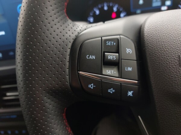 Used Ford Focus 2023 for sale - 76078362: Photo 17