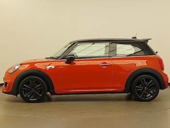 Used MINI Cooper 2019 for sale - 76331581: Photo