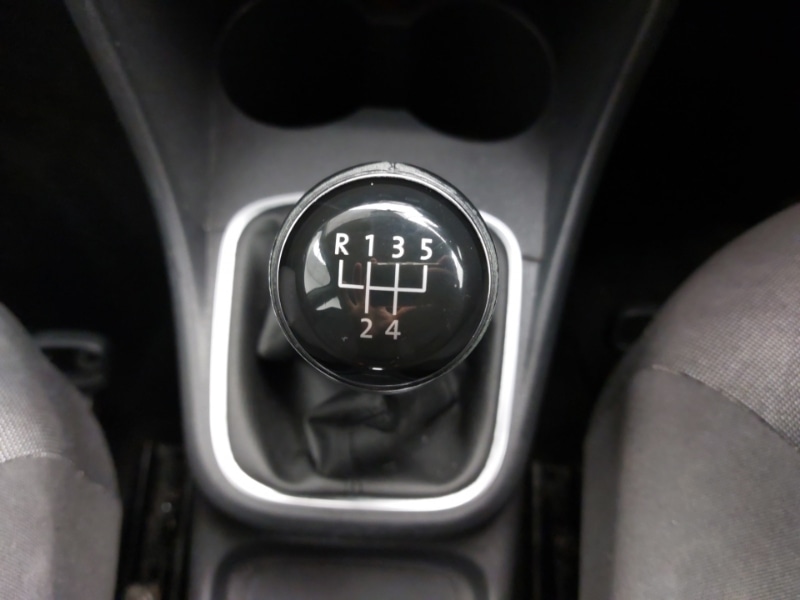 Used Volkswagen Polo 2015 for sale - 76763699: Photo 12