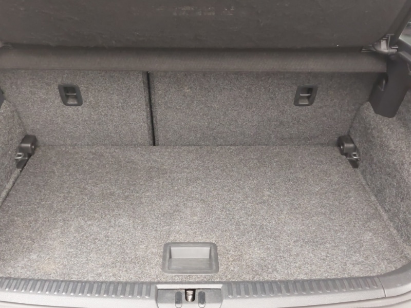 Used Volkswagen Polo 2015 for sale - 76763699: Photo 8