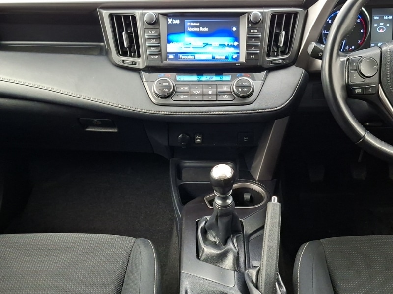 Used Toyota RAV4 2015 for sale - 77837622: Photo 10