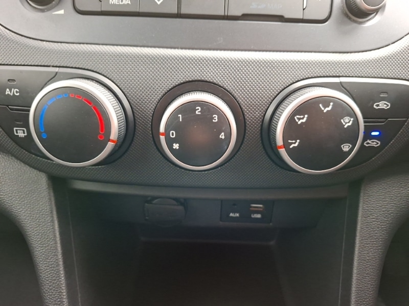 Used Hyundai i10 2018 for sale - 77579943: Photo 13