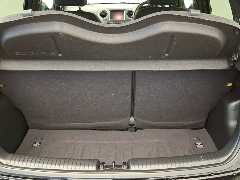 Used Hyundai i10 2018 for sale - 77579943: Photo 8