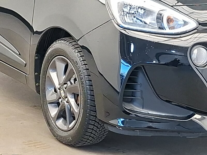 Used Hyundai i10 2018 for sale - 77579943: Photo 9