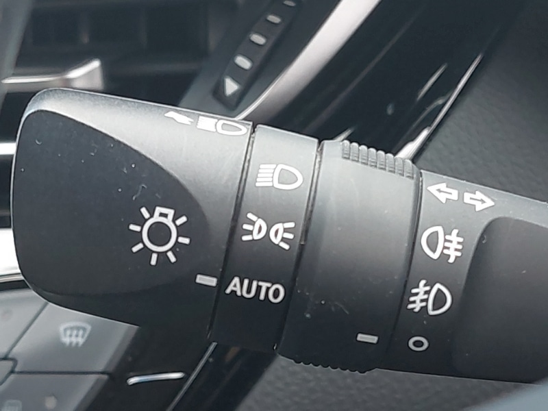 Used Toyota C-HR 2022 for sale - 76628652: Photo 18