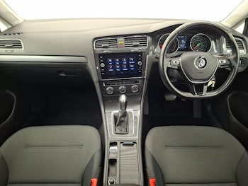 Used Volkswagen Golf 2018 for sale - 79214128: Photo
