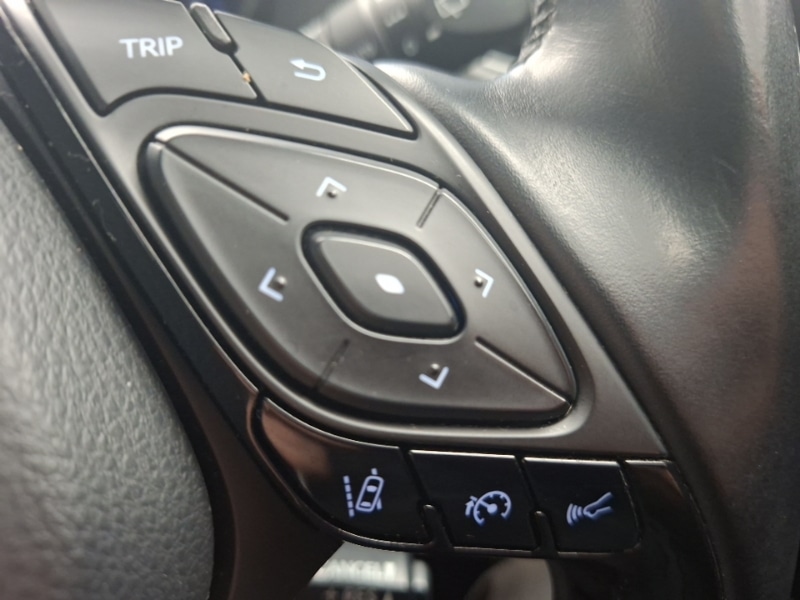 Used Toyota C-HR 2017 for sale - 77988008: Photo 17