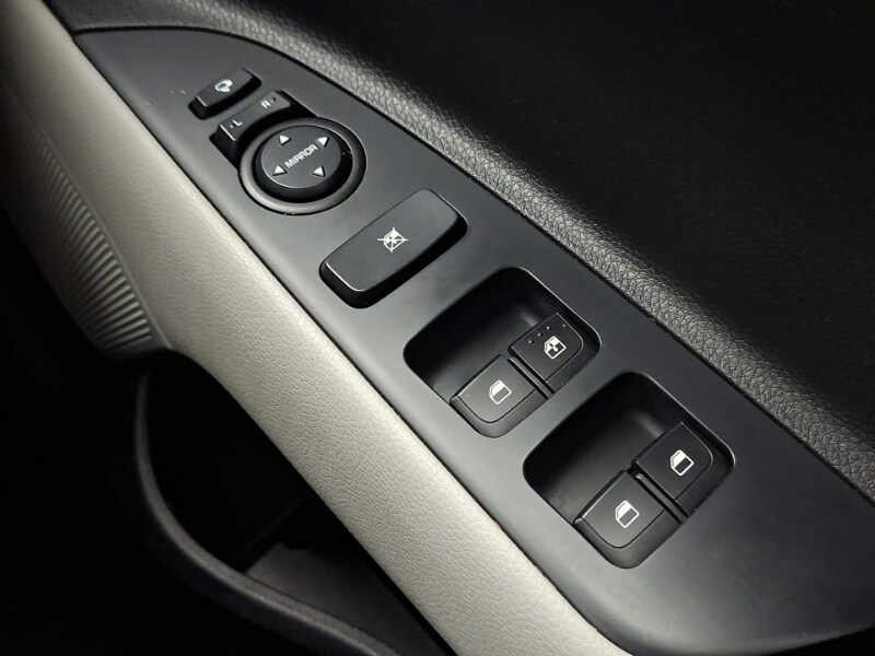 Used Kia Stonic 2019 for sale - 77651940: Photo 18