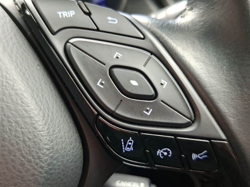 Used Toyota C-HR 2023 for sale - 78033180: Photo 18