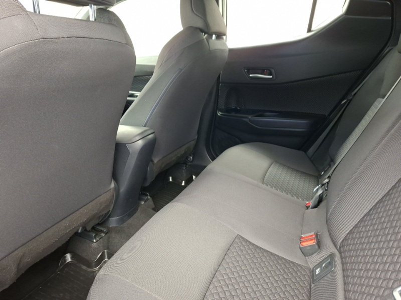 Used Toyota C-HR 2023 for sale - 78033180: Photo 6