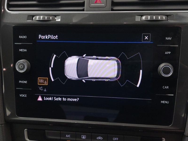 Used Volkswagen Golf 2017 for sale - 76683603: Photo 11