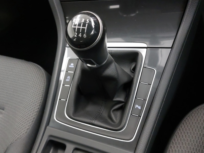 Used Volkswagen Golf 2017 for sale - 76683603: Photo 12