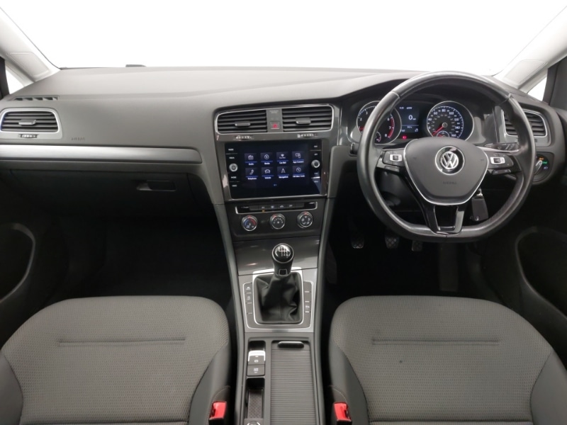 Used Volkswagen Golf 2017 for sale - 76683603: Photo 2