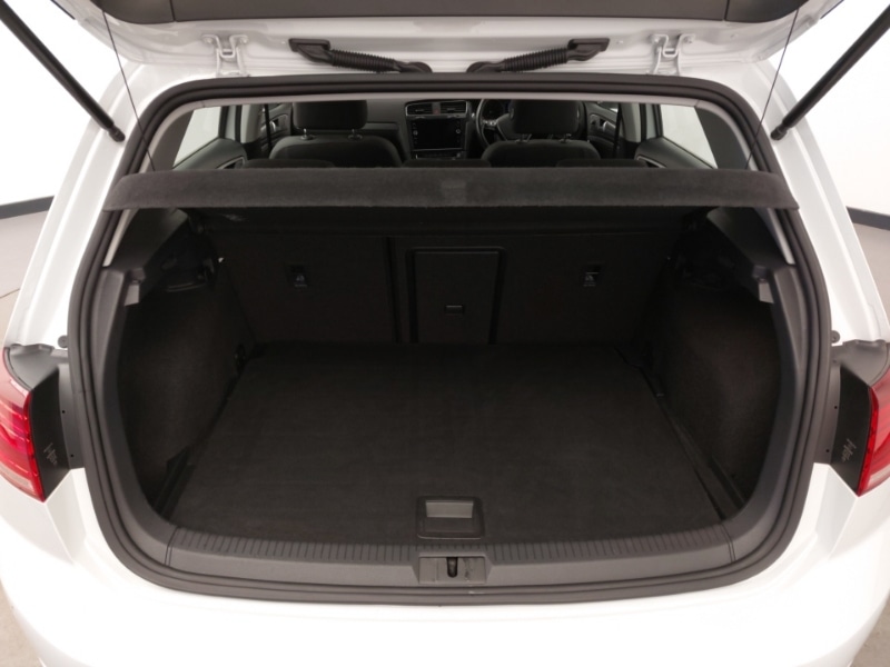 Used Volkswagen Golf 2017 for sale - 76683603: Photo 8