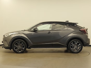 Used Toyota C-HR 2017 for sale - 75780204: Photo
