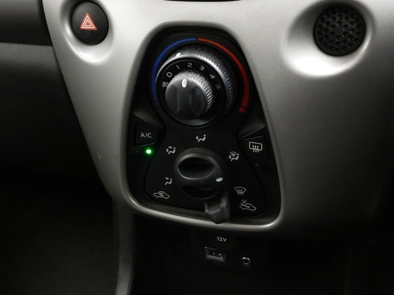 Used Peugeot 108 2017 for sale - 76726337: Photo 13