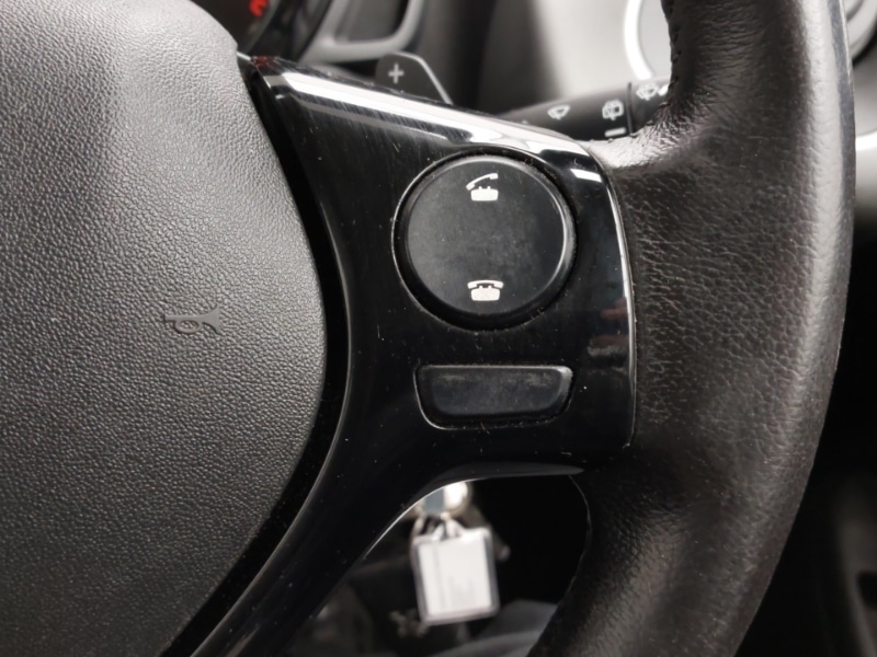 Used Peugeot 108 2017 for sale - 76726337: Photo 17