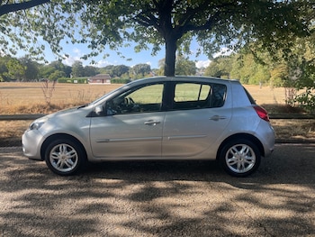 Used Renault Clio 2011 for sale - 79572581: Photo