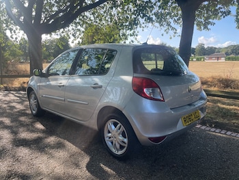 Used Renault Clio 2011 for sale - 79572581: Photo