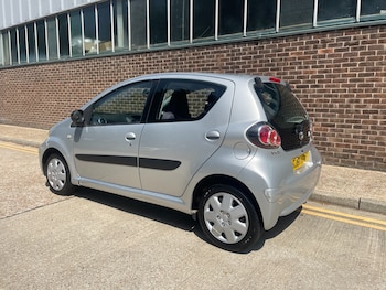 Used Toyota AYGO 2011 for sale - 78992112: Photo