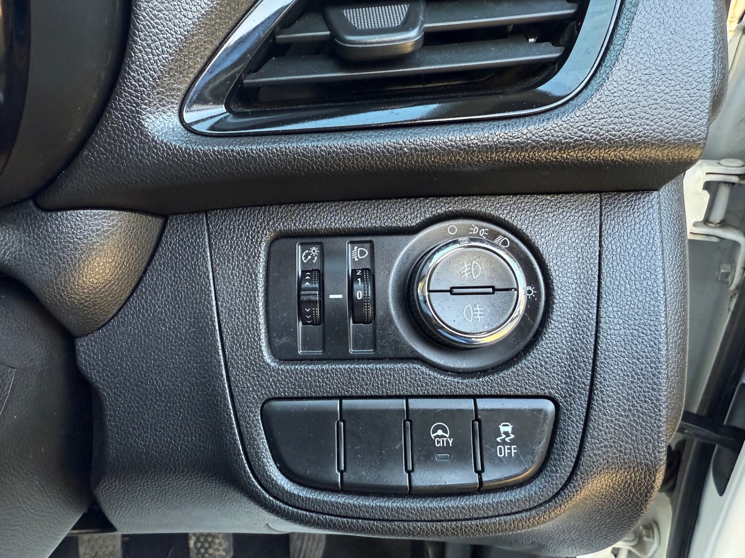 Used Vauxhall Viva 2017 for sale - 76602242: Photo 26