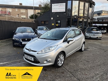 2010 (60) - 1.25 Zetec 5dr [82]