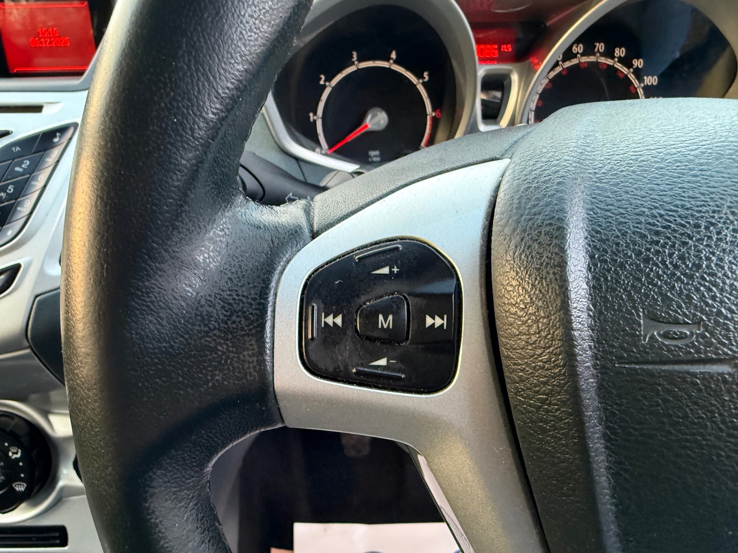 Used Ford Fiesta 2010 for sale - 76877868: Photo 32