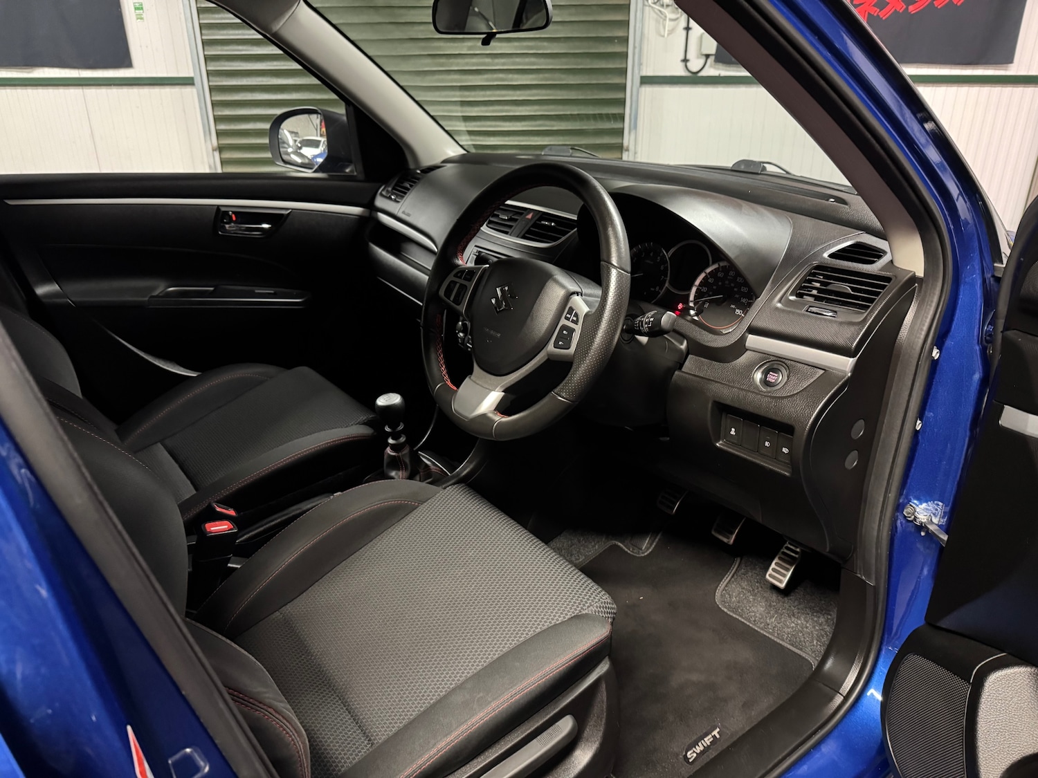 Used Suzuki Swift 2017 for sale - 76618930: Photo 64