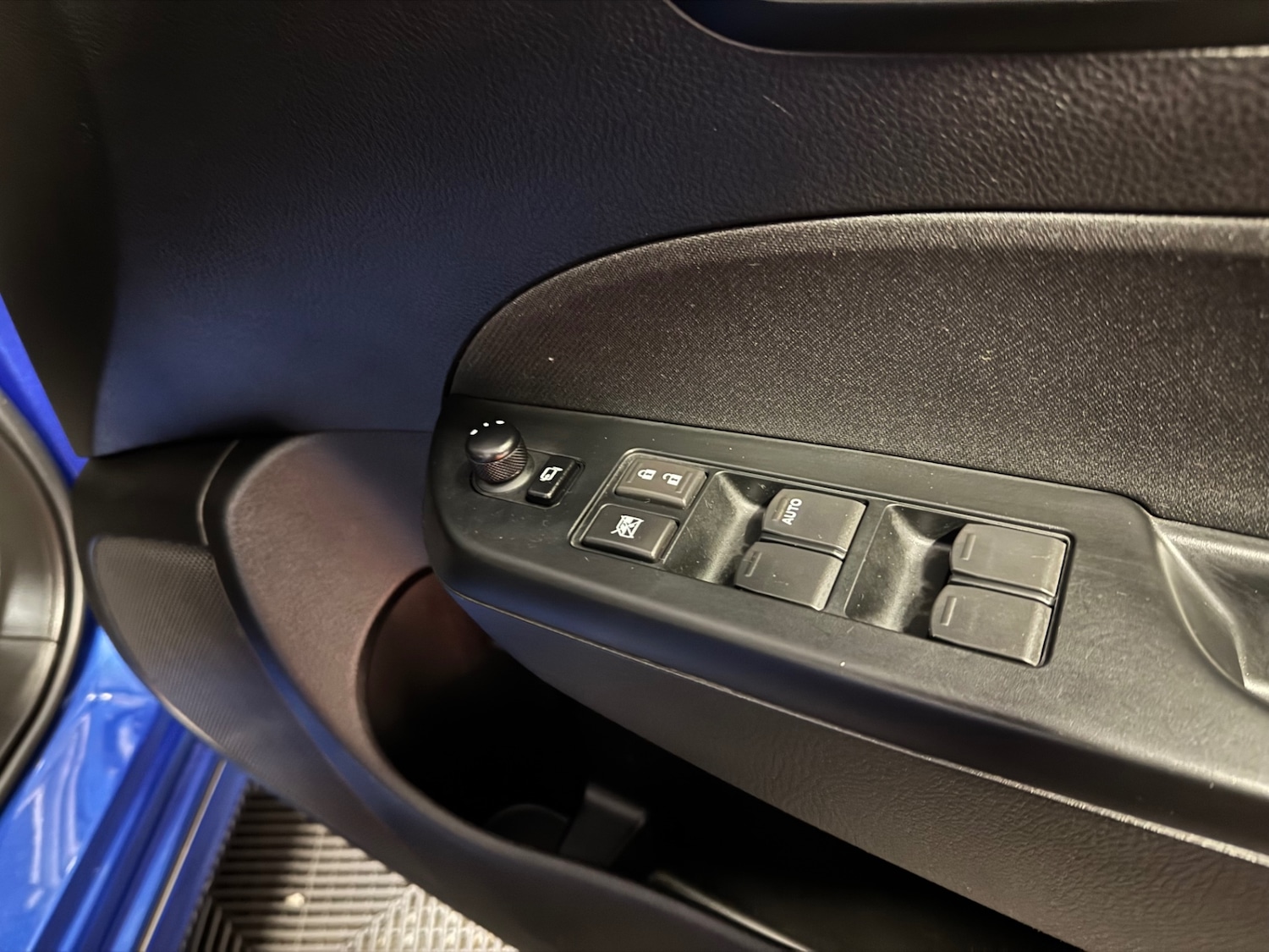 Used Suzuki Swift 2017 for sale - 76618930: Photo 70