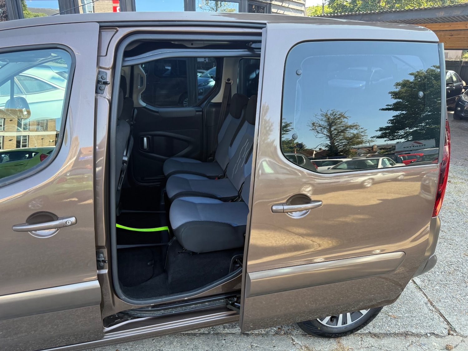 Vehicle 21
