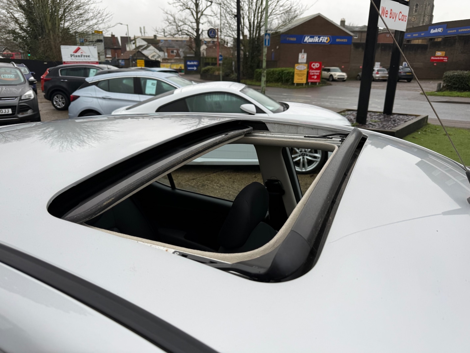 Used Hyundai i10 2010 for sale - 77179705: Photo 32