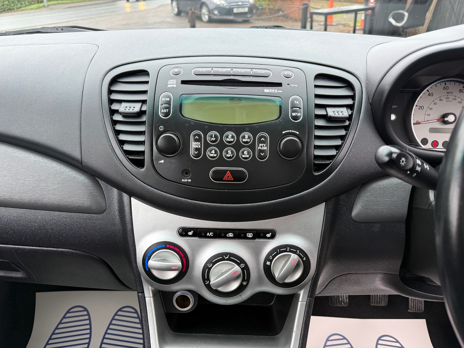 Used Hyundai i10 2010 for sale - 77179705: Photo 35