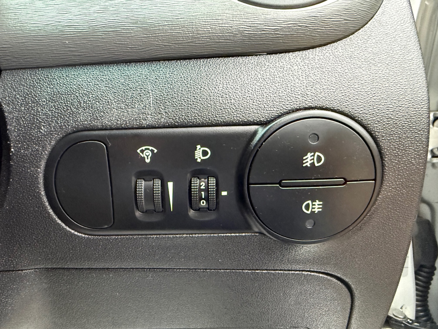 Used Hyundai i10 2010 for sale - 77179705: Photo 40