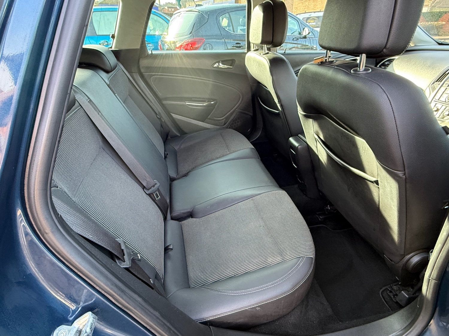 Used Vauxhall Astra 2011 for sale - 77355311: Photo 15