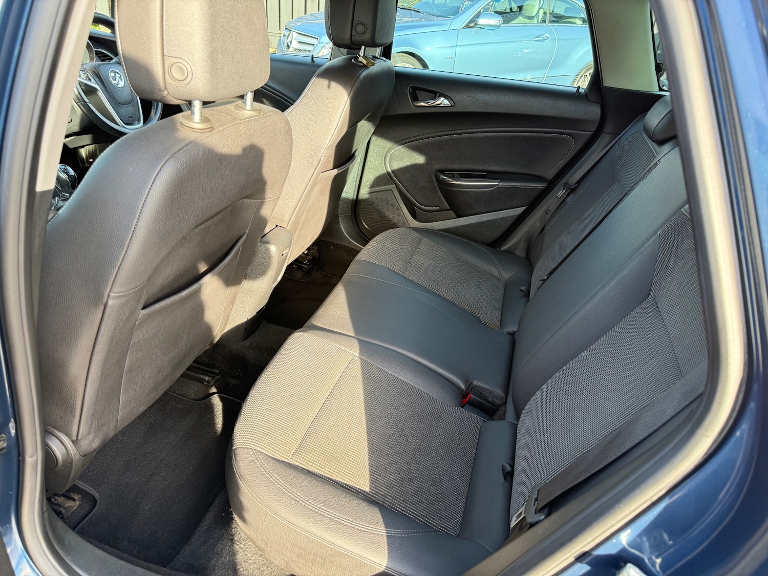 Used Vauxhall Astra 2011 for sale - 77355311: Photo 23