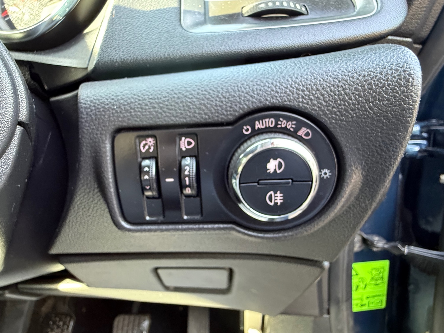 Used Vauxhall Astra 2011 for sale - 77355311: Photo 39