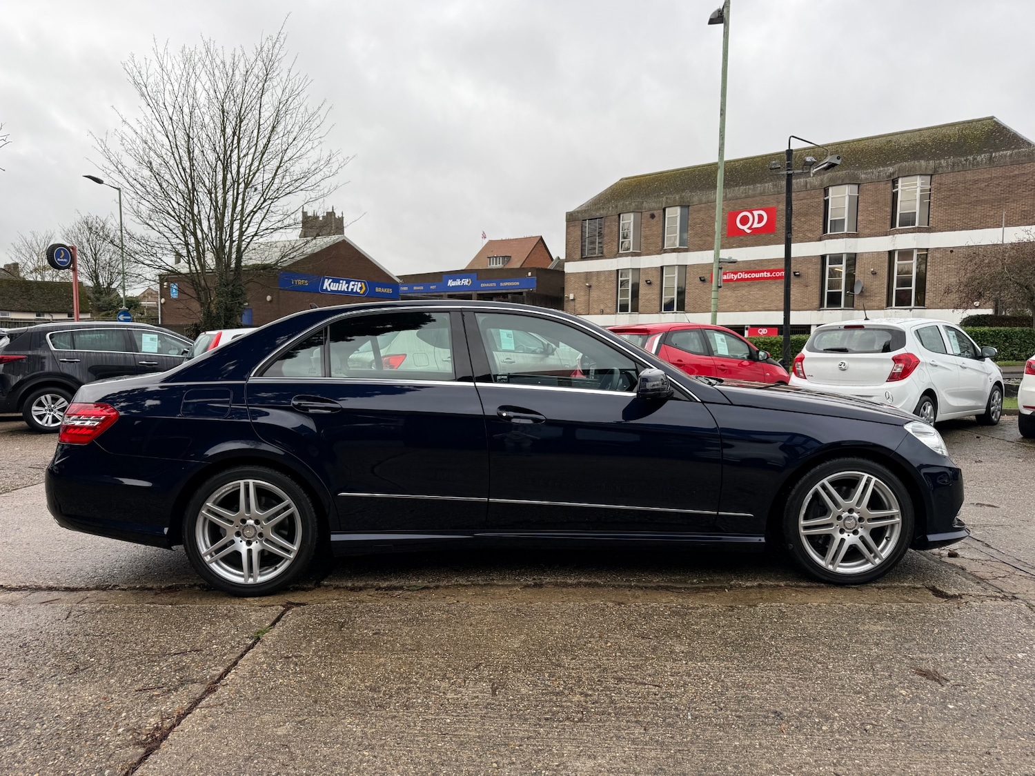 Used Mercedes-Benz E Class 2013 for sale - 76719480: Photo 10