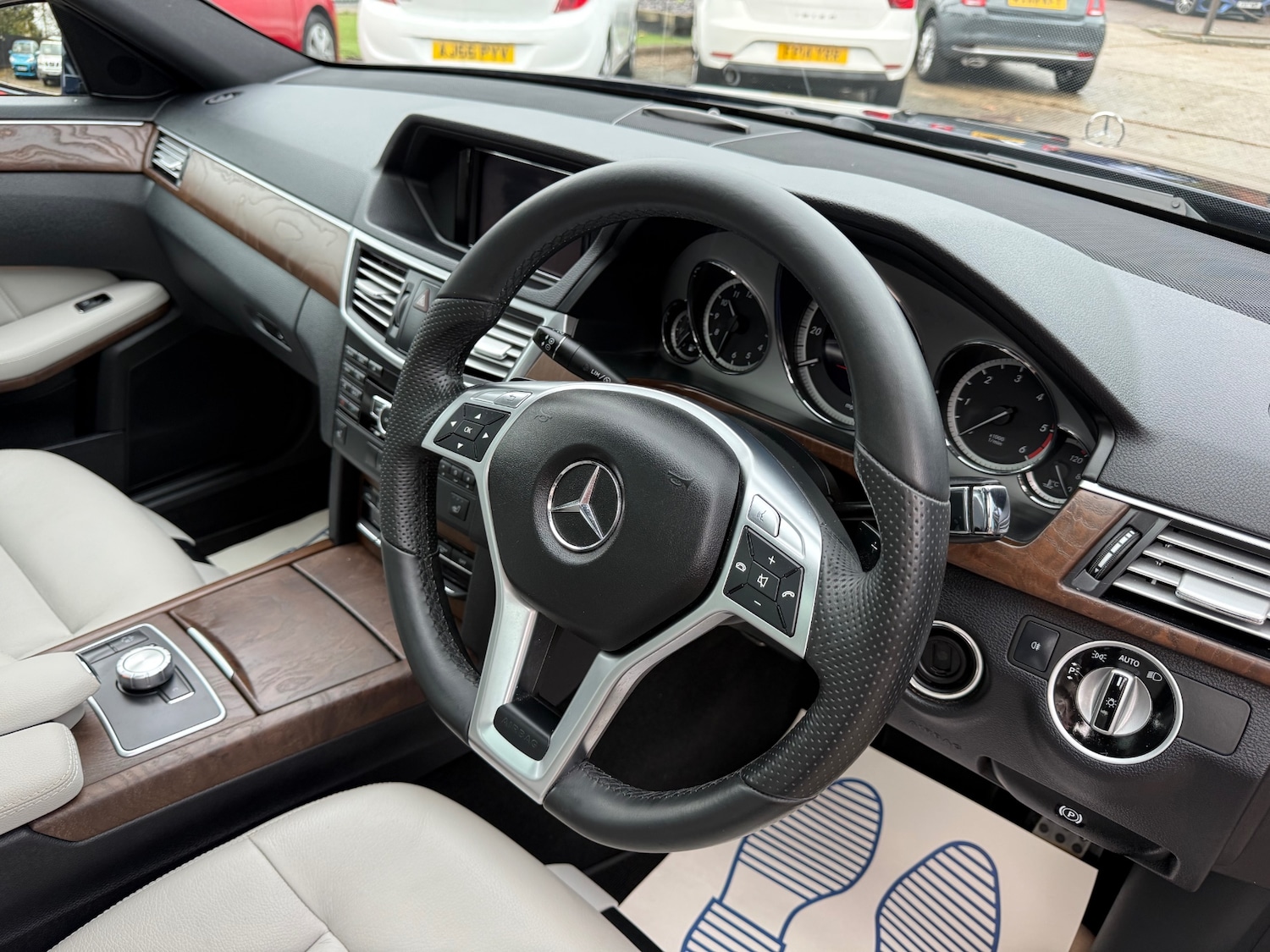 Used Mercedes-Benz E Class 2013 for sale - 76719480: Photo 16