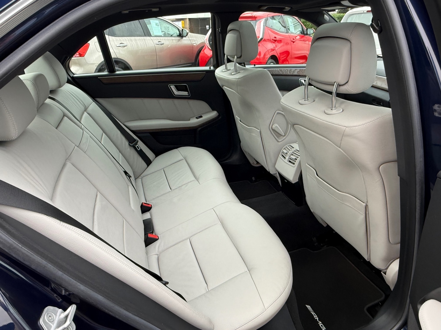 Used Mercedes-Benz E Class 2013 for sale - 76719480: Photo 23