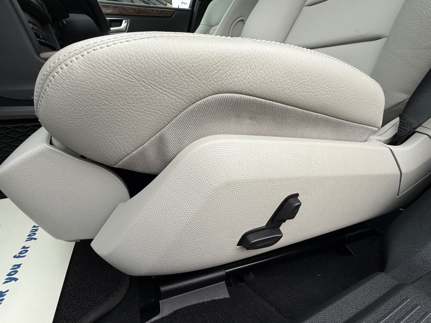 Used Mercedes-Benz E Class 2013 for sale - 76719480: Photo 30