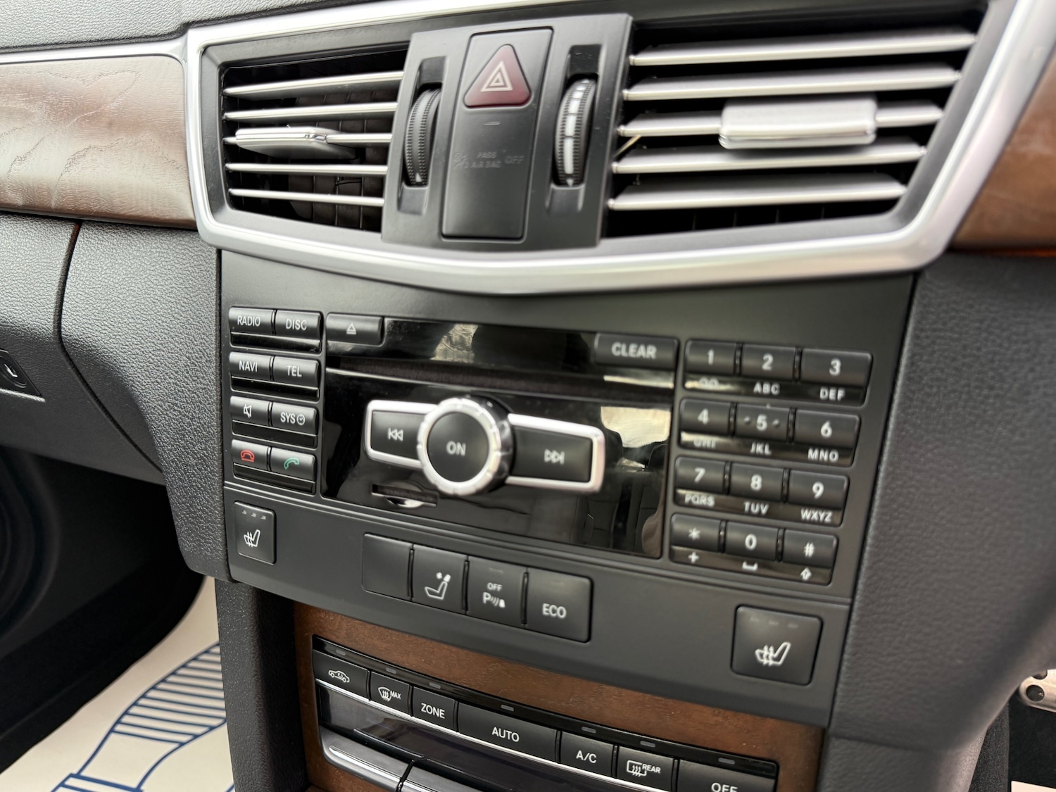 Used Mercedes-Benz E Class 2013 for sale - 76719480: Photo 50