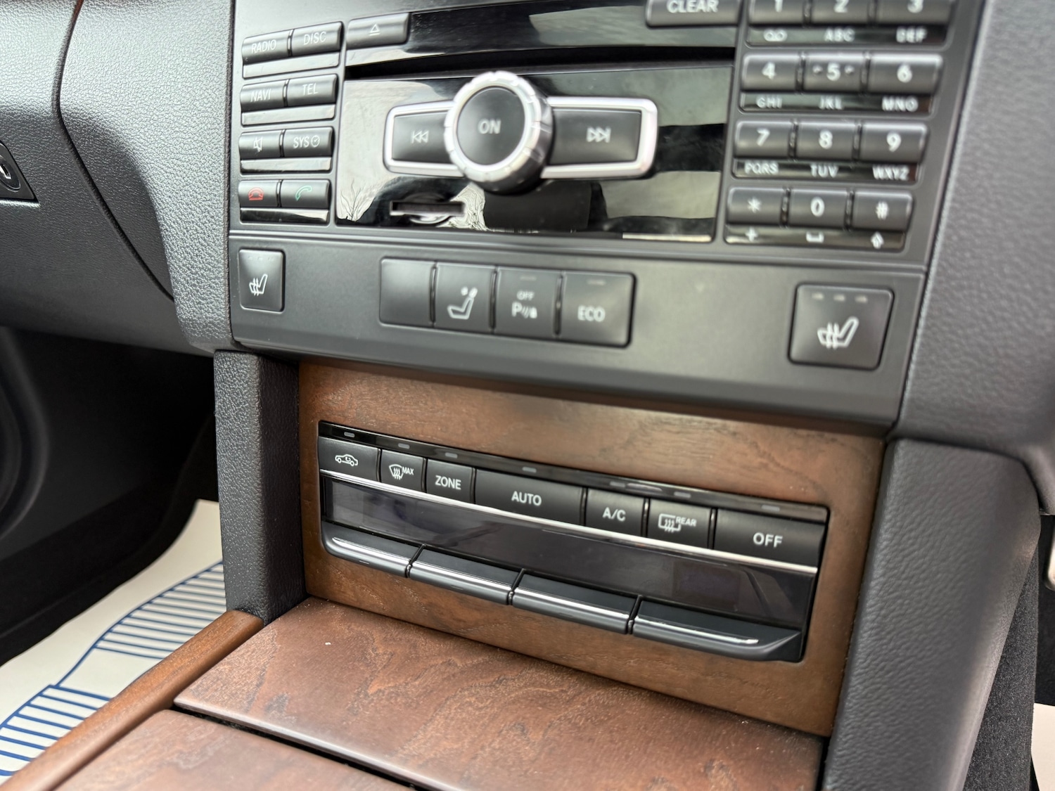 Used Mercedes-Benz E Class 2013 for sale - 76719480: Photo 51