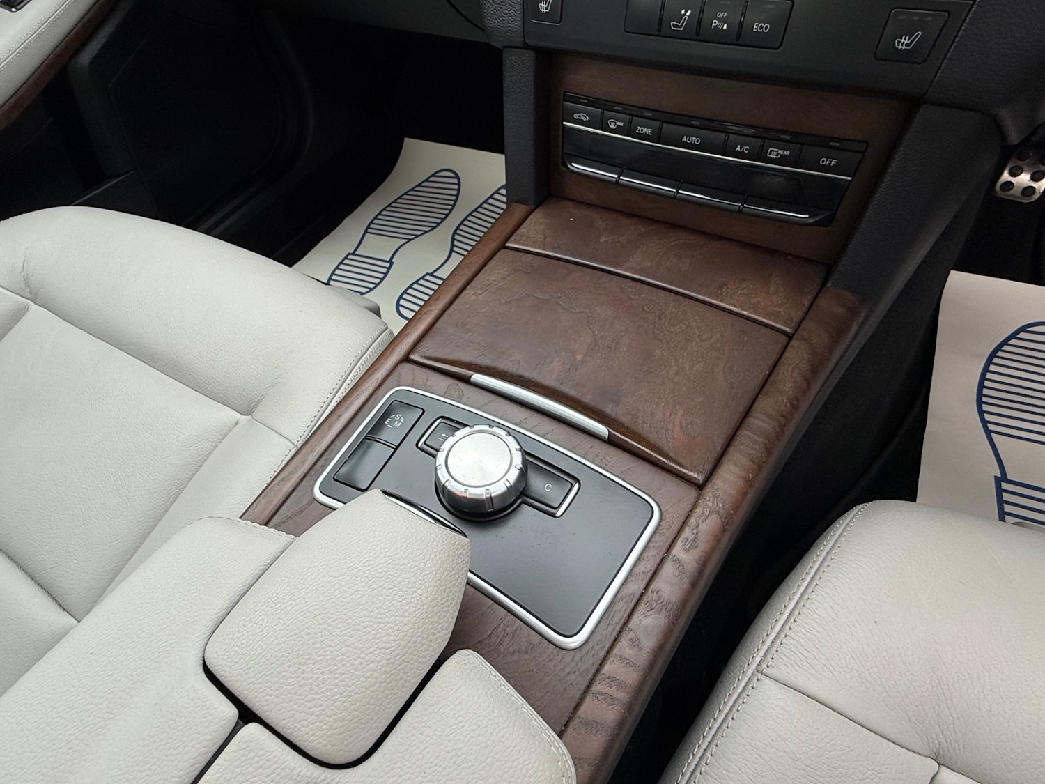 Used Mercedes-Benz E Class 2013 for sale - 76719480: Photo 52