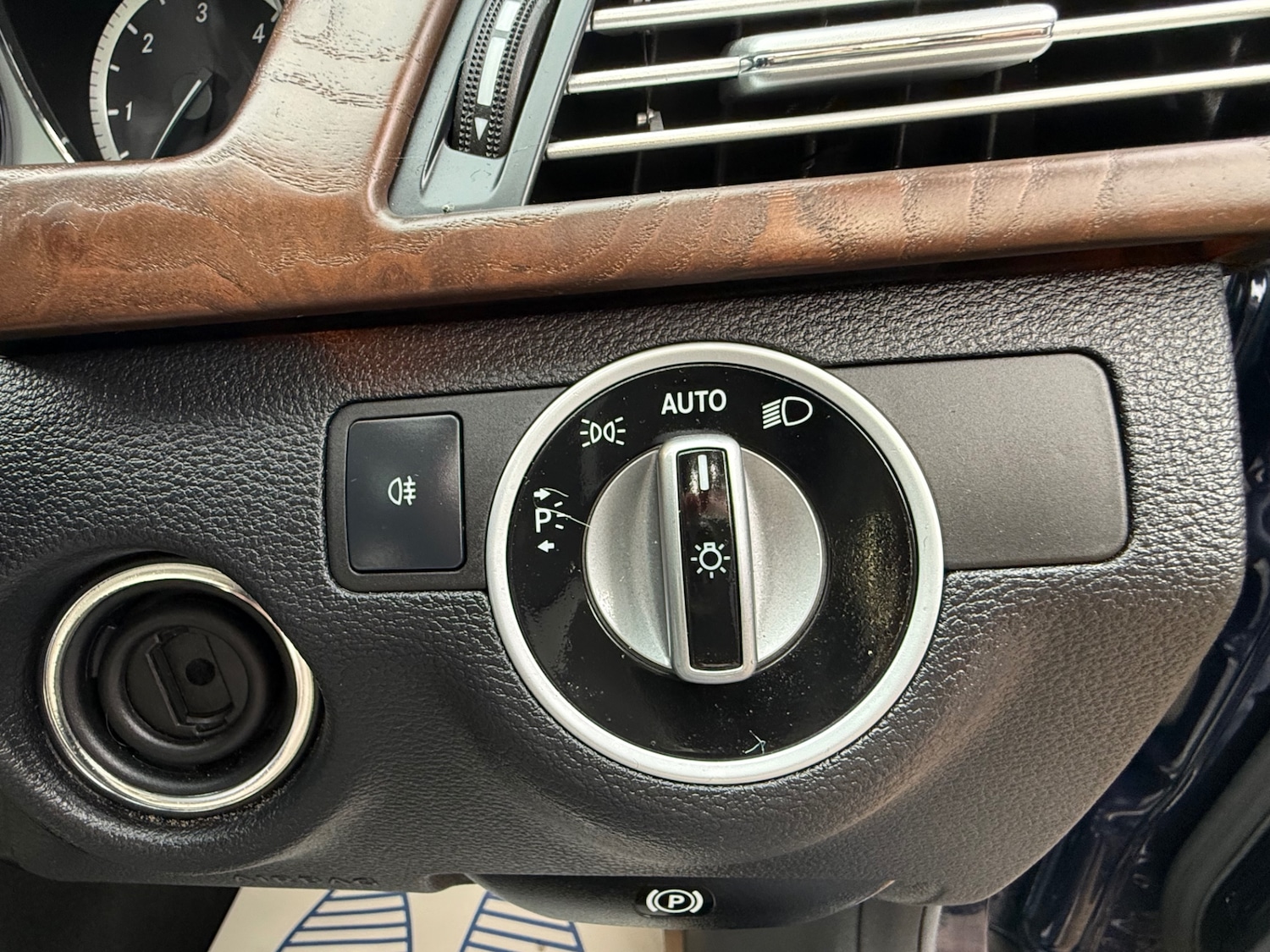 Used Mercedes-Benz E Class 2013 for sale - 76719480: Photo 58